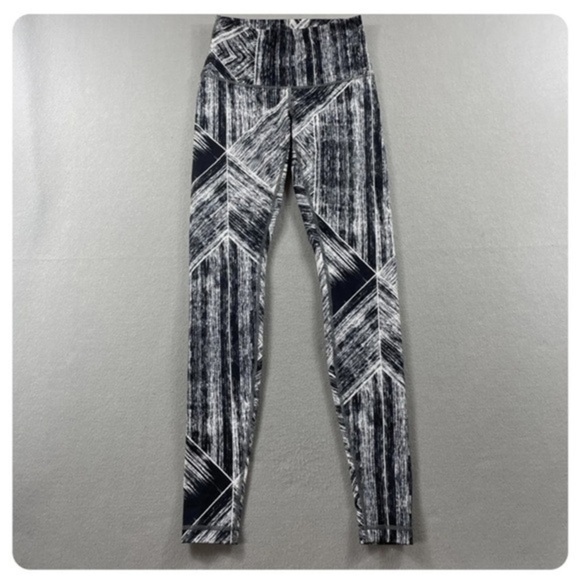 lululemon athletica Pants - Lululemon Wunder Under Roll Down Leggings Womens Heat Wave White Black. Size 4